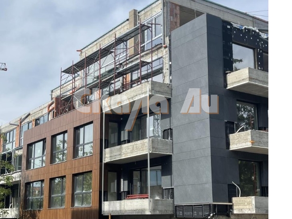 Three-bedroom with Act 14 in a modern contemporary building. - 4