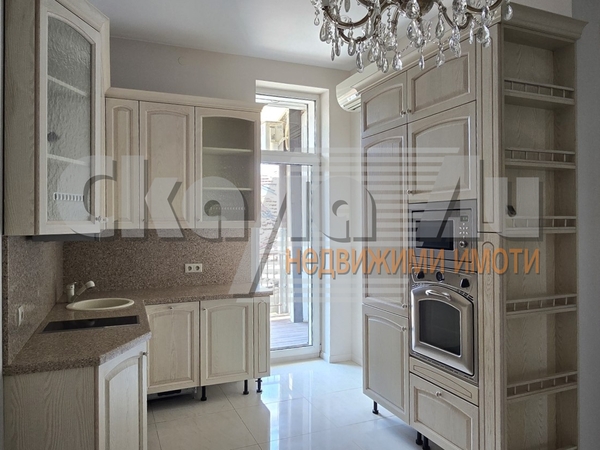 Three-bedroom apartment after renovation in a beautiful cultural monument building!