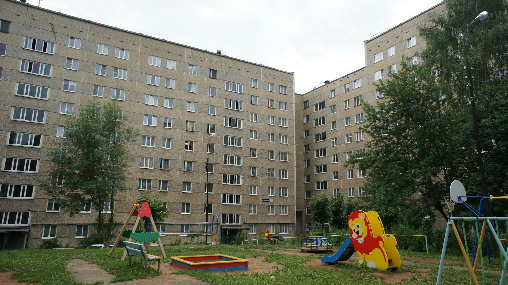 7,000 new residents next to Mladost 1A: Sofia wants developers to pay for a kindergarten and school — what it means for buyers