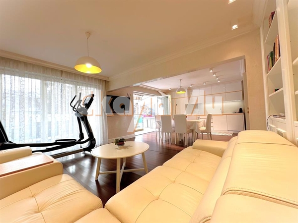 Luxury three-bedroom apartment on the iconic 'Veliko Tarnovo' street near the Doctor's Monument - 2