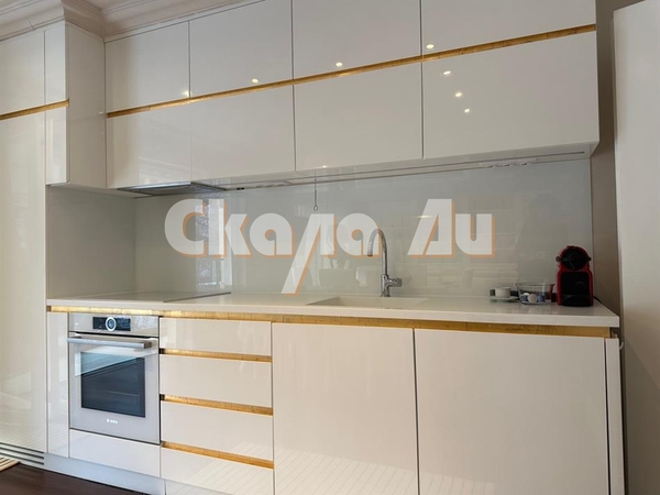Luxury three-bedroom apartment on the iconic 'Veliko Tarnovo' street near the Doctor's Monument - 5