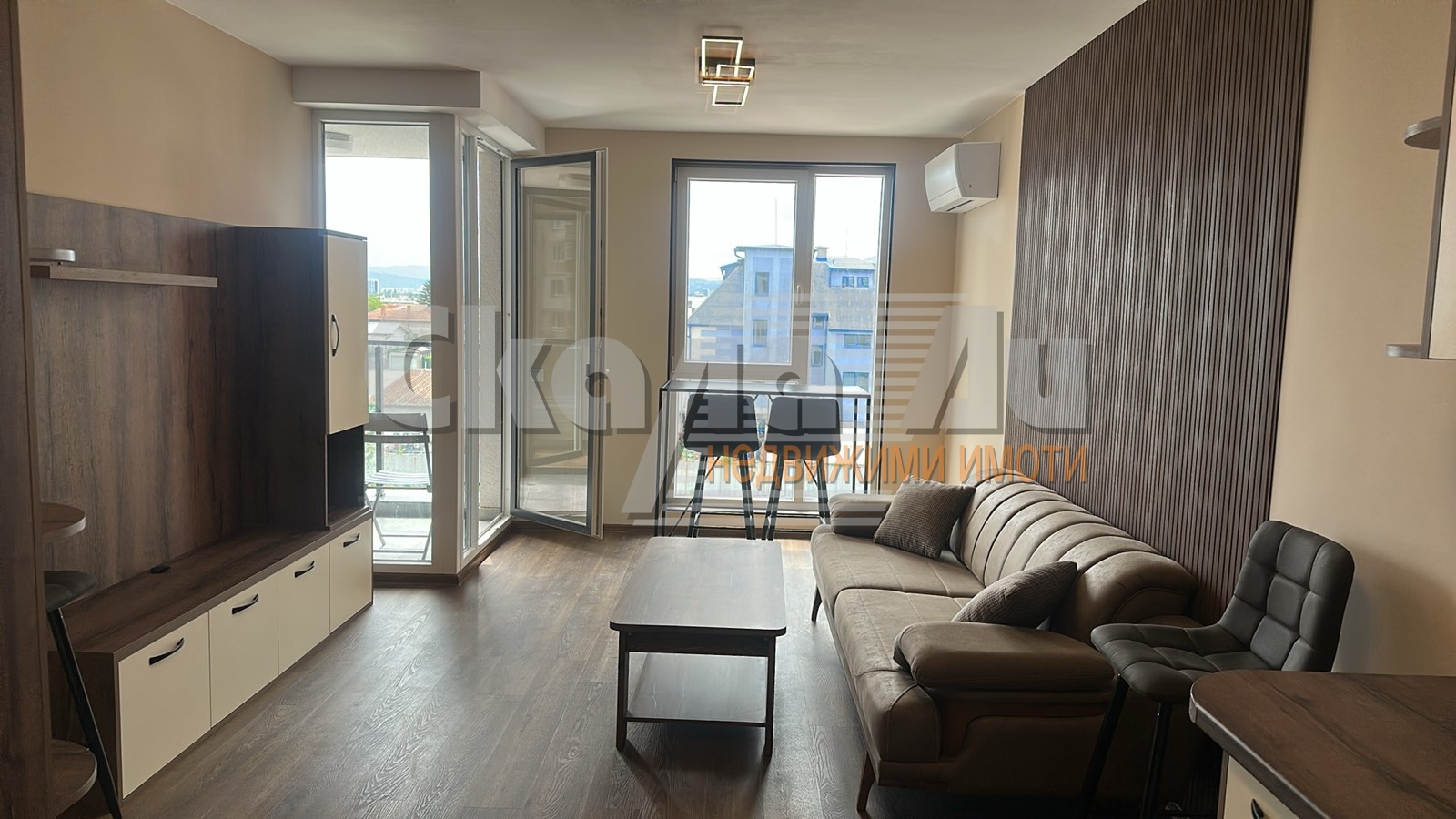Beautiful two-bedroom apartment, new, furnished near the Metro.