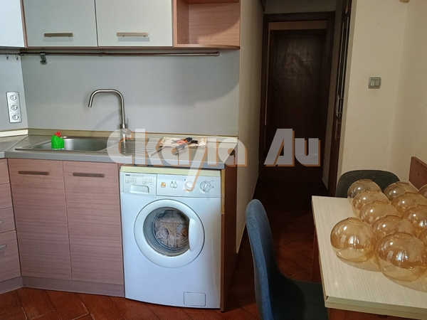 Spacious and Sunny Three-Bedroom Apartment Near Monument of Lukan Levski - 3