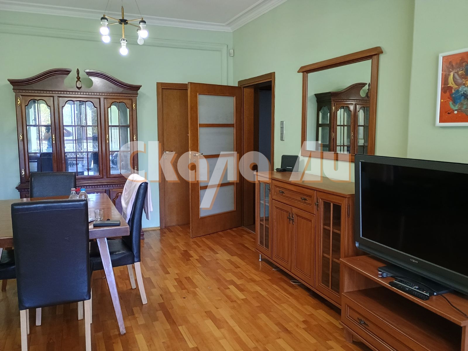 Spacious and Sunny Three-Bedroom Apartment Near Monument of Lukan Levski