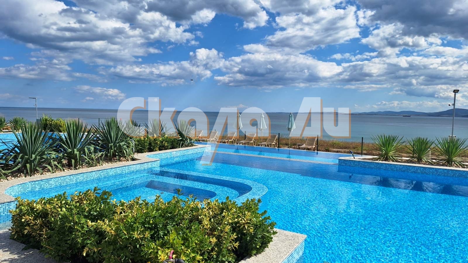 Majestic Sea View - затворен комплекс от къщи с безкрайна морска панорама.