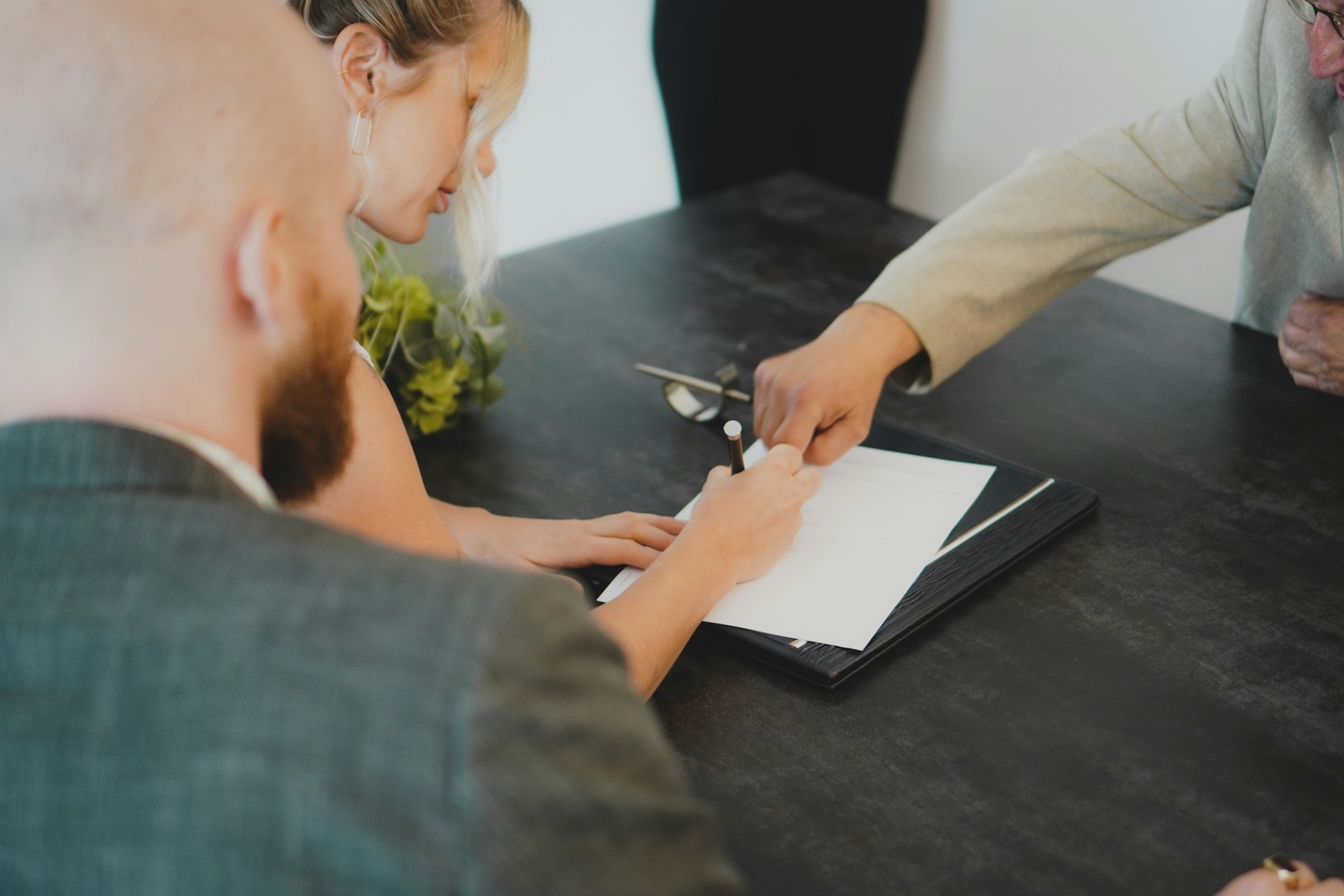 Tax when selling property in Bulgaria in 2026: when you owe nothing, and when the bill is large