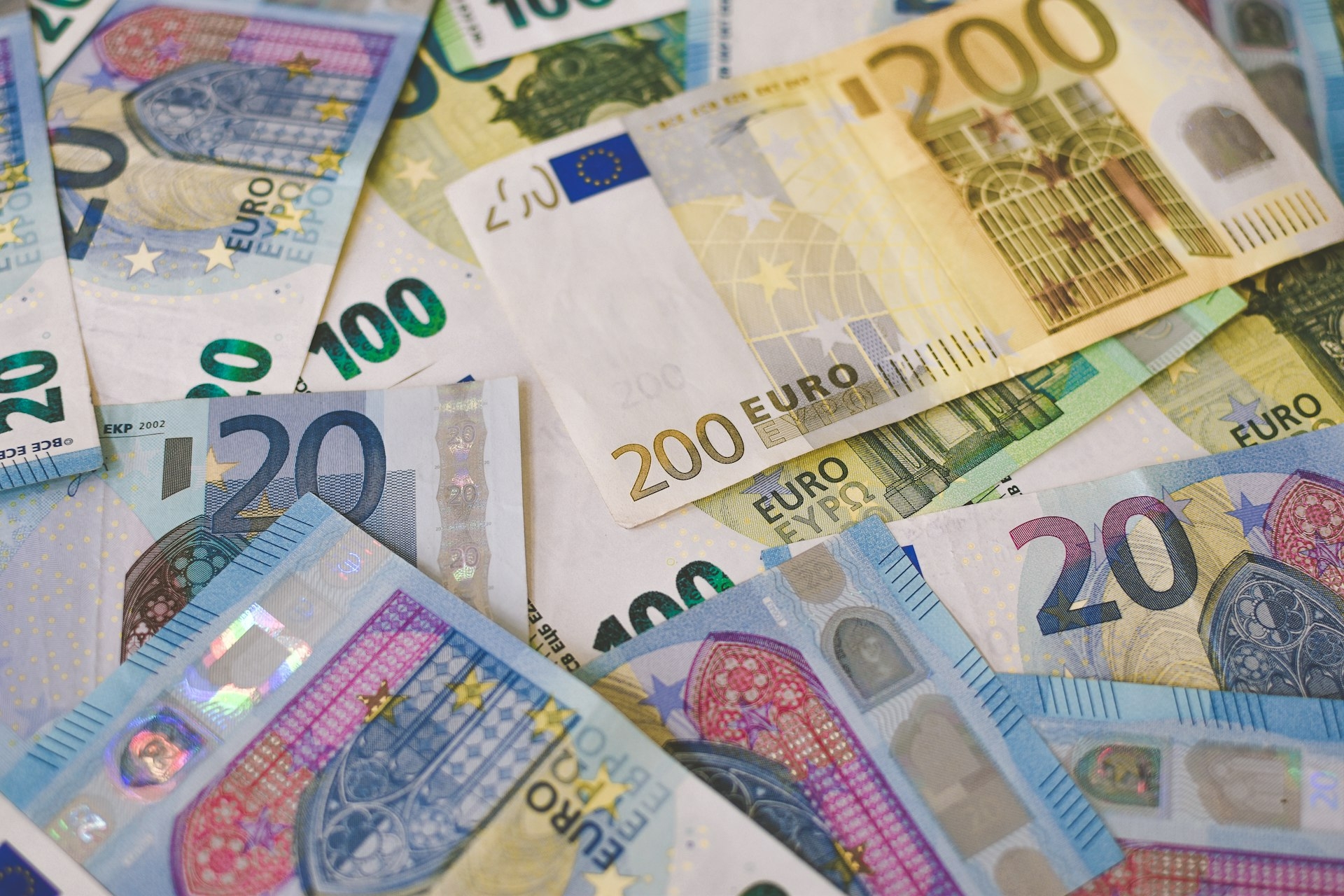 The ECB raises rates to 2.50%: the second hike of the year, and what is actually happening to Bulgarian mortgages